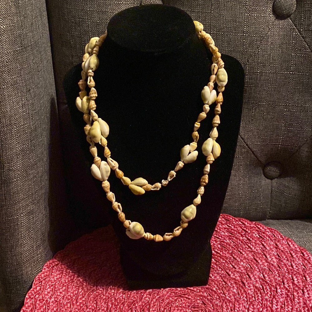 Hawaiian shell necklace - long